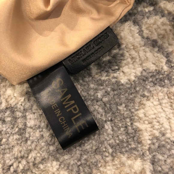 Michael Kors Black Leather Shoulder Bag - MK Purse - Picture 8 of 8